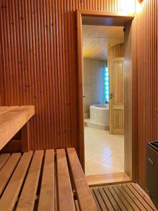 Rooftop 180M2 Loft With Private Sauna, 브라티슬라바 외부 사진